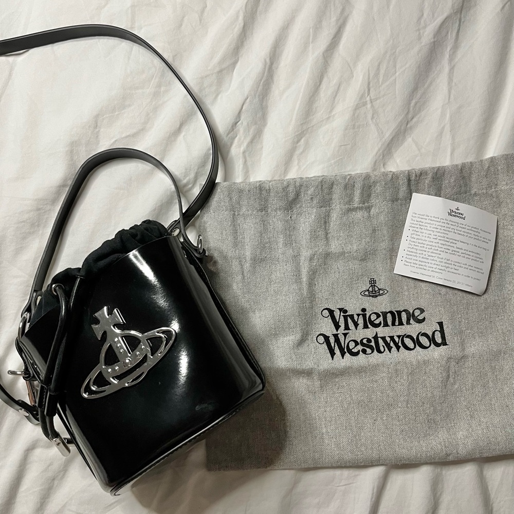 Vivienne Westwood Mini Daisy Crossbody Bucket Bag Black Patent